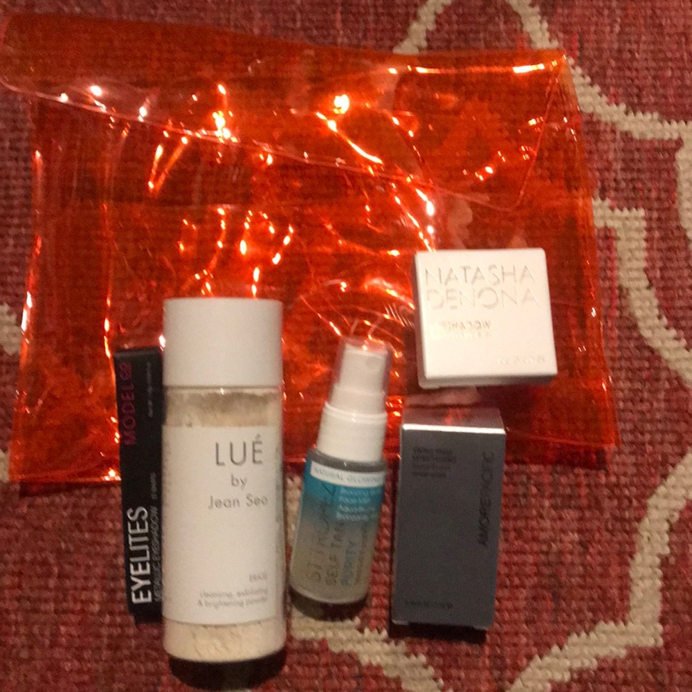Makeup bag with makeup